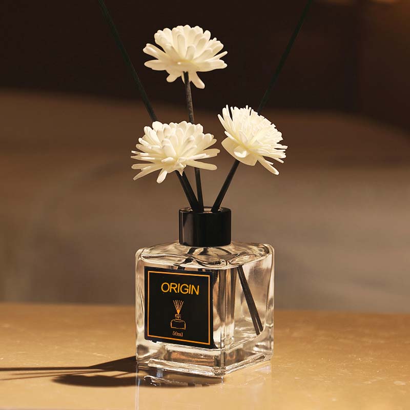 Home Fragrance Co - น้ำหอมปรับอากาศแบบก้านไม้หอม กลิ่นใหม่ปี 2026 ขนาด 50 มล.
