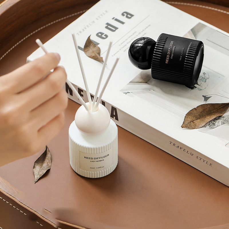 50ml ยาวนานห้องนอนน้ําหอม Hilt - Home Fragrance Jasmine & Yuzu Porcelain Diffuser บทวิจารณ์และราคา